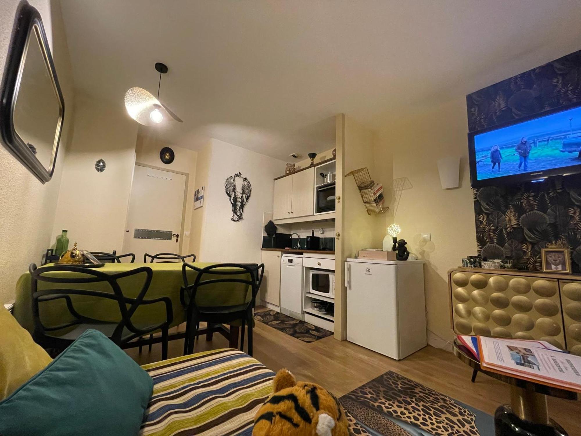*A Setting Between Dordogne And Swimming Pool* Apartment Argentat Exterior photo